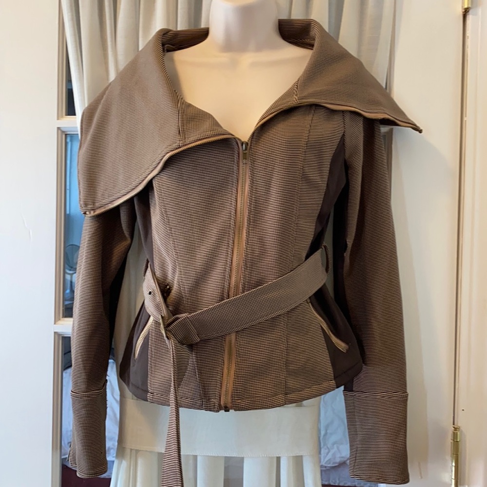 Women’s jacket.
